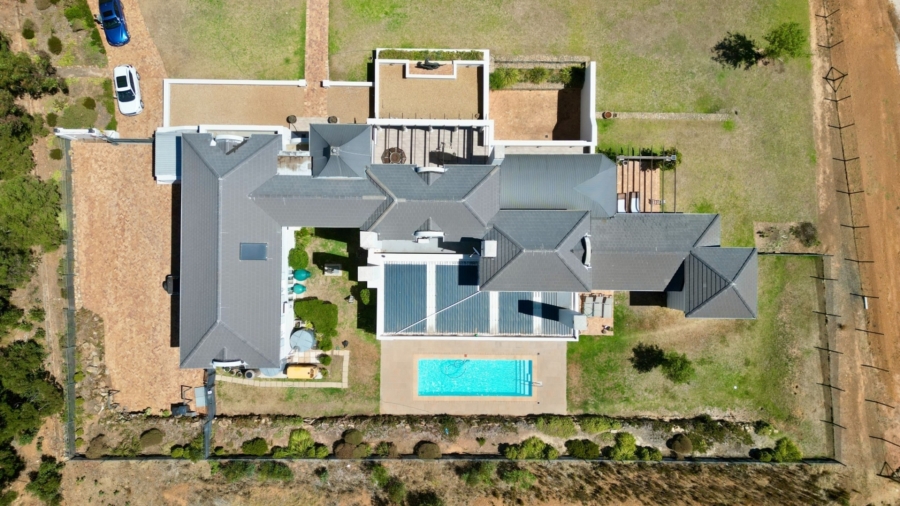 5 Bedroom Property for Sale in Sir Lowrys Pass Village Western Cape